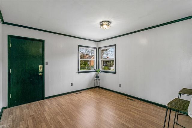 9 Rust ST, Hampton, VA 23664