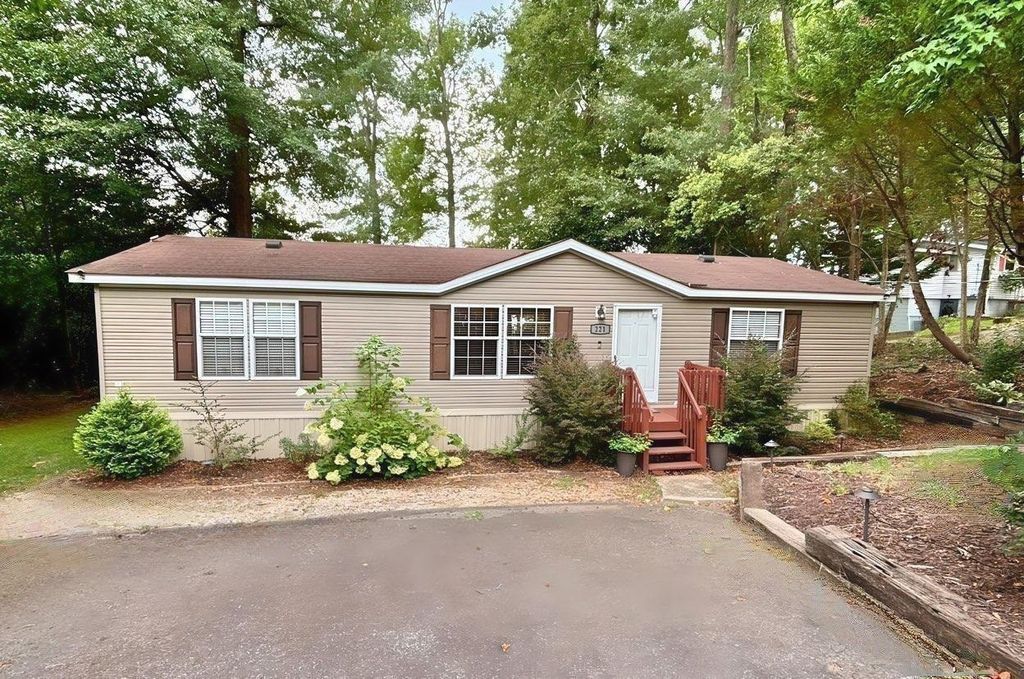 221 Lyman Lake Road, Lyman, SC 29365