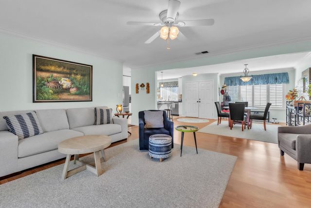 3914 Smithfield Way, Sacramento, CA 95826