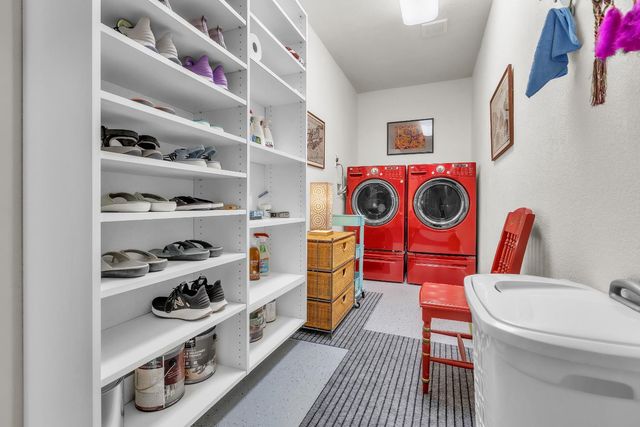 3914 Smithfield Way, Sacramento, CA 95826