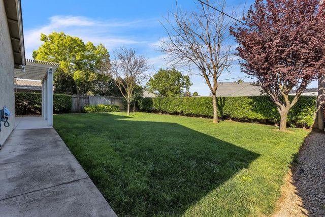 3914 Smithfield Way, Sacramento, CA 95826