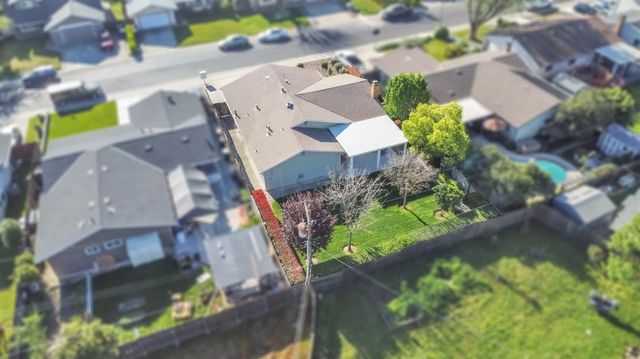 3914 Smithfield Way, Sacramento, CA 95826