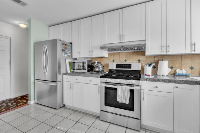 3914 Smithfield Way, Sacramento, CA 95826