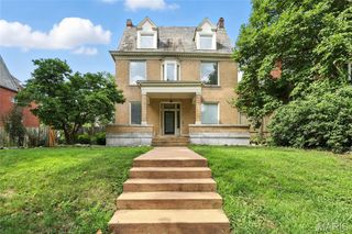 4358 McPherson Avenue, St Louis, MO 63108