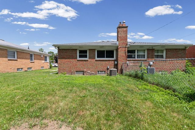 2464 Stieber Street, Westland, MI 48186