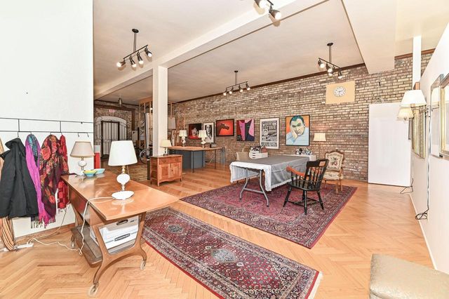 524 Milwaukee AVENUE, Burlington, WI 53105