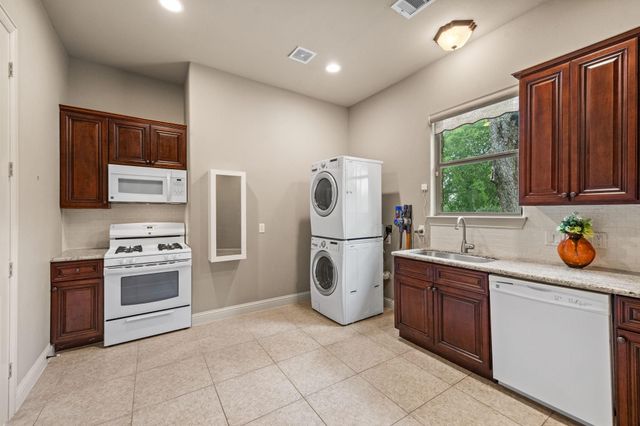 3215 Wellspring Lake Drive, Fulshear, TX 77441