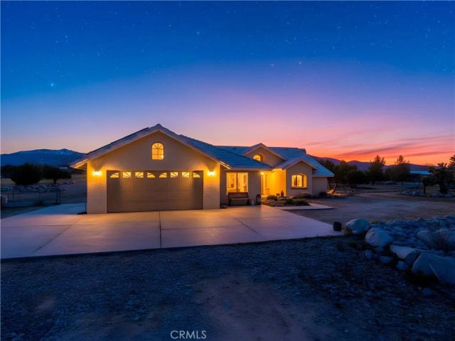 1825 Smoke Tree, Pinon Hills, CA 92372