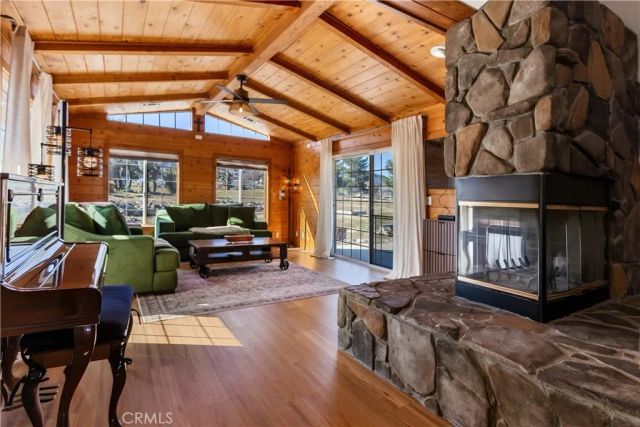 1825 Smoke Tree, Pinon Hills, CA 92372