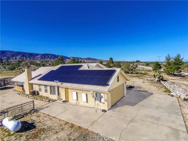 1825 Smoke Tree, Pinon Hills, CA 92372