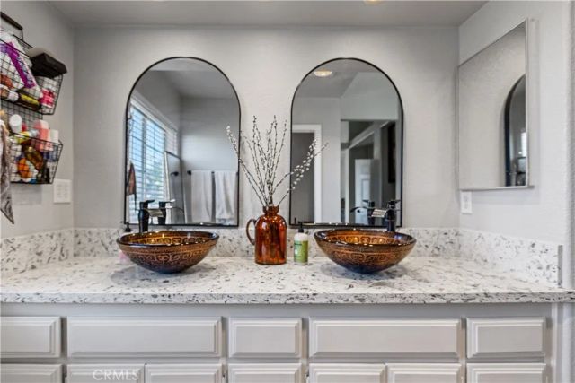 1825 Smoke Tree, Pinon Hills, CA 92372