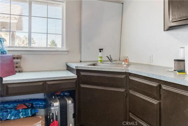 1825 Smoke Tree, Pinon Hills, CA 92372