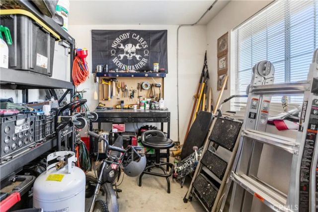 1825 Smoke Tree, Pinon Hills, CA 92372