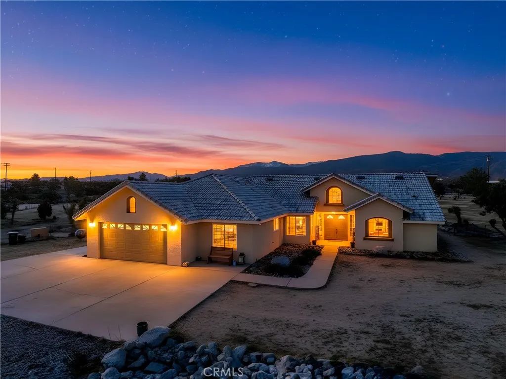1825 Smoke Tree, Pinon Hills, CA 92372