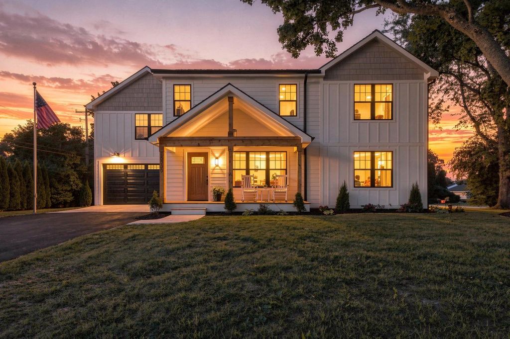 15330 Mt. Vernon AVENUE, Brookfield, WI 53005