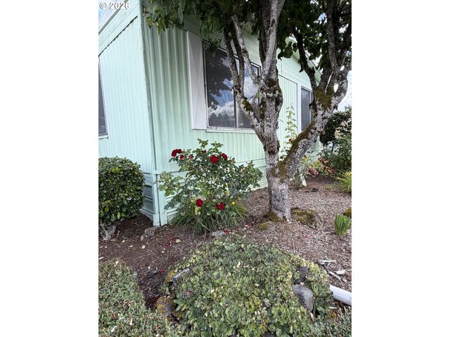 15130 S MAPLELANE Rd 54, Oregon City, OR 97045