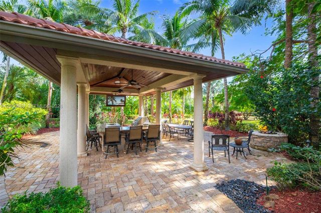 16740 Berkshire Court, Southwest Ranches, FL 33331