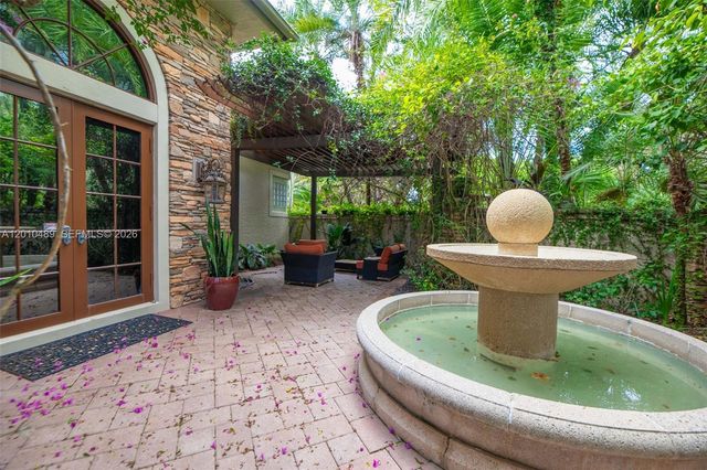 16740 Berkshire Court, Southwest Ranches, FL 33331