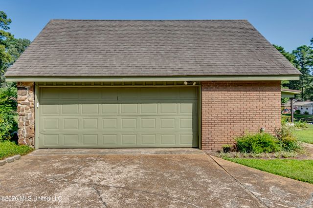 106 Glen Cove Road, Brandon, MS 39047
