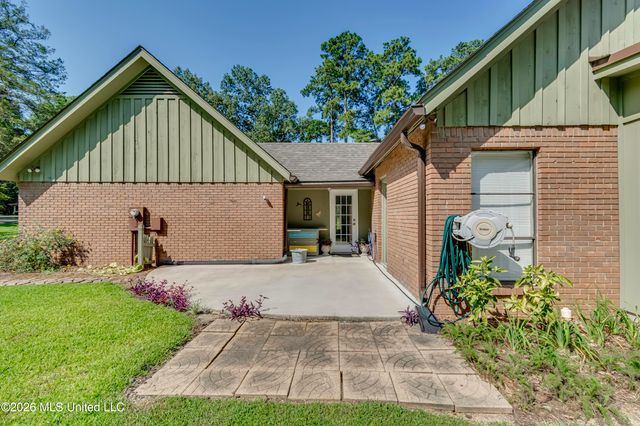106 Glen Cove Road, Brandon, MS 39047