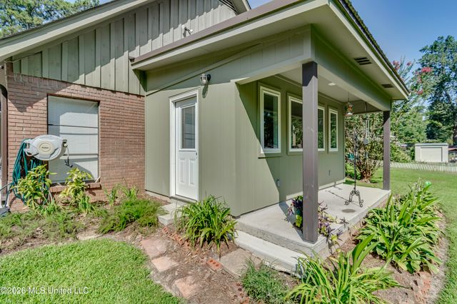 106 Glen Cove Road, Brandon, MS 39047