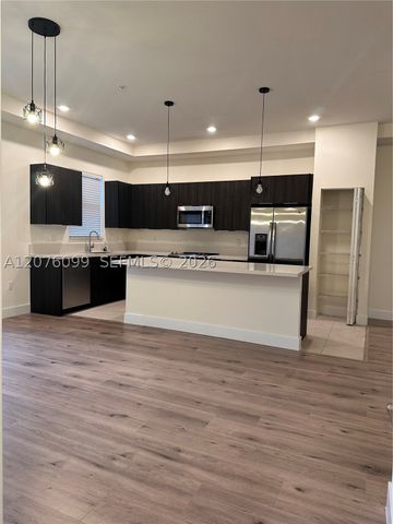 10437 NW 82nd St 35, Doral, FL 33178