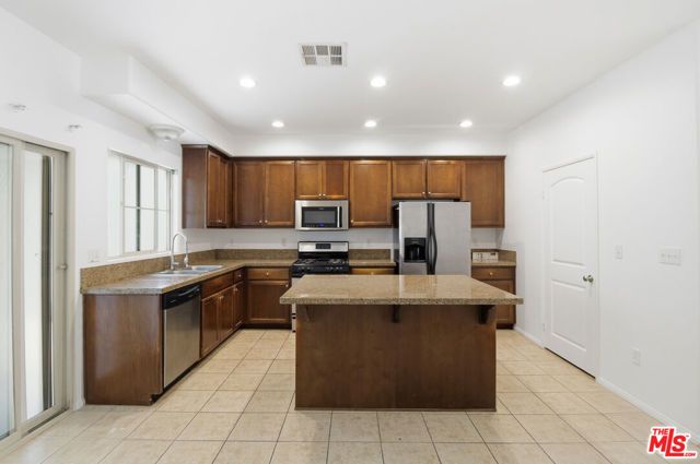 14502 Vesta Court, Panorama City (los Angeles), CA 91402