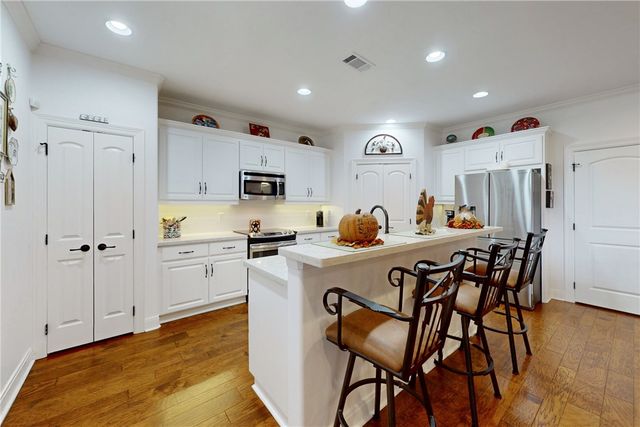 3233 Peterson Way, Bryan, TX 77802