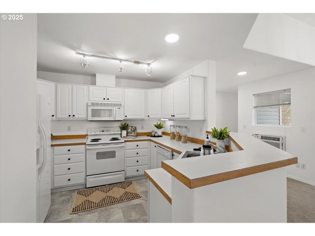 16212 Sw AUDUBON St 201, Beaverton, OR 97003