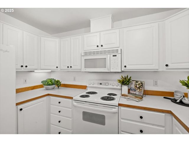 16212 Sw AUDUBON St 201, Beaverton, OR 97003