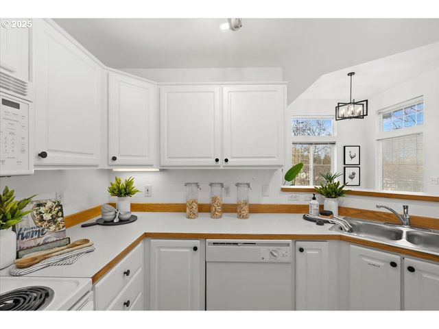 16212 Sw AUDUBON St 201, Beaverton, OR 97003