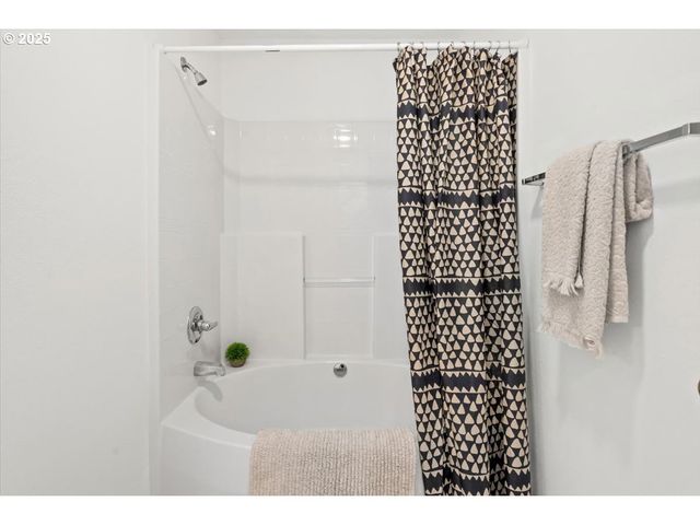 16212 Sw AUDUBON St 201, Beaverton, OR 97003