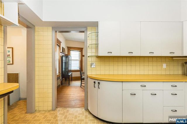 87 High Street, Glen Ridge, NJ 07028