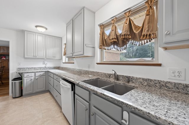 323 Pontevedra Lane, Niceville, FL 32578