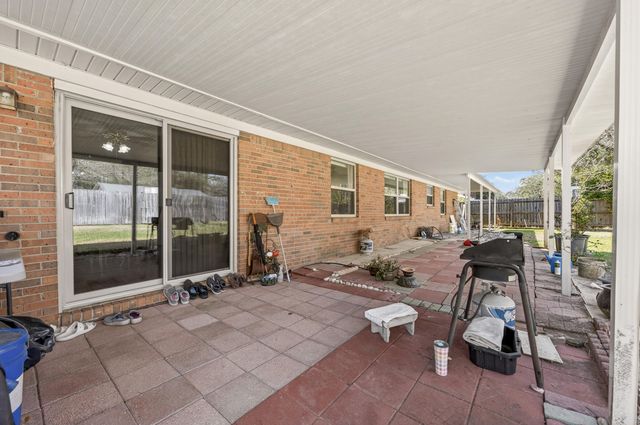 323 Pontevedra Lane, Niceville, FL 32578