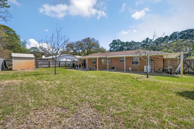 323 Pontevedra Lane, Niceville, FL 32578