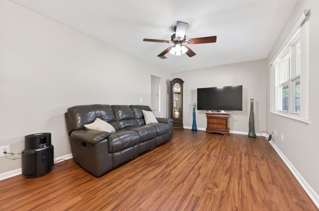 323 Pontevedra Lane, Niceville, FL 32578