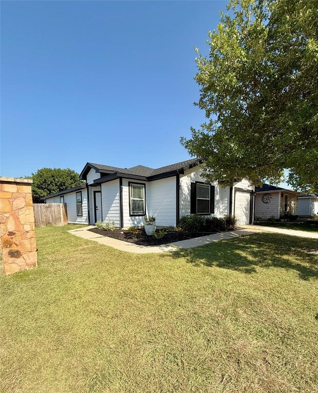 13000 Maidenhair TRL, Elgin, TX 78621