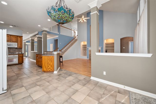 2405 Moon Dance Court, Arlington, TX 76001