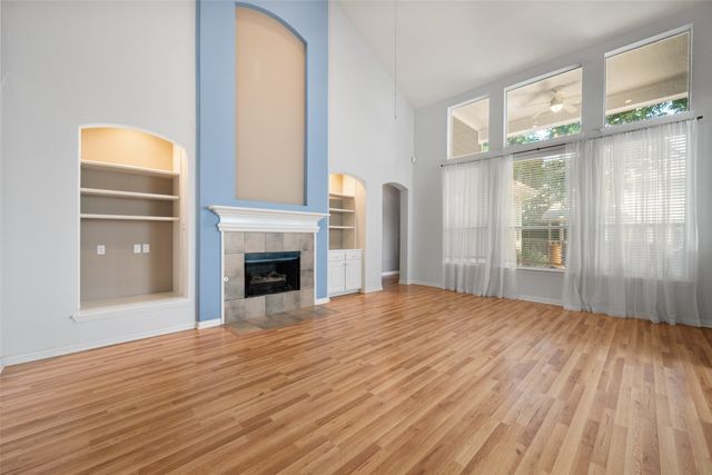 2405 Moon Dance Court, Arlington, TX 76001