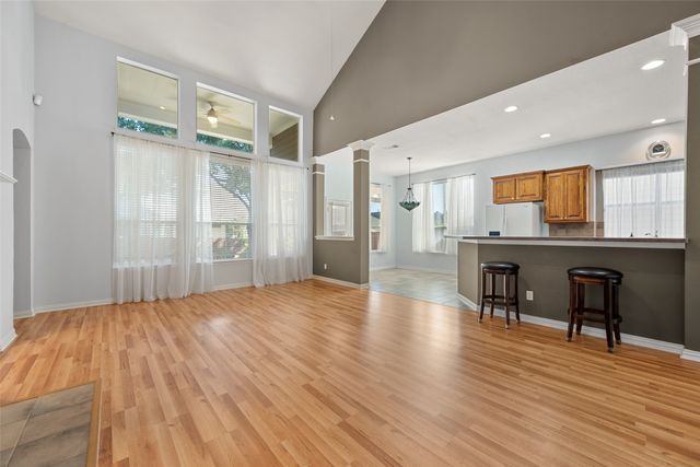 2405 Moon Dance Court, Arlington, TX 76001