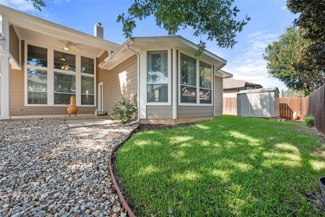 2405 Moon Dance Court, Arlington, TX 76001