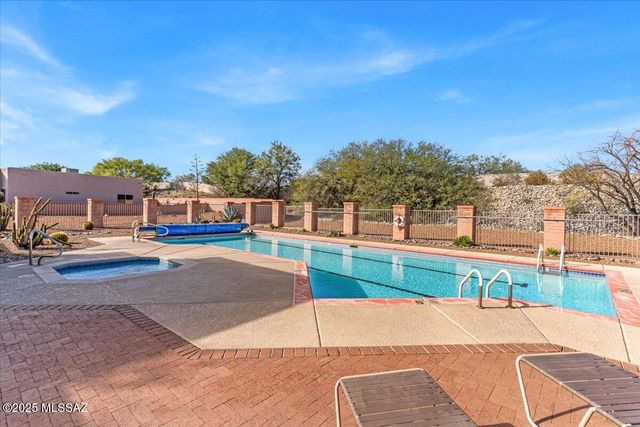 2348 S Orchard View Drive, Green Valley, AZ 85614