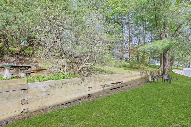 22 Quail Hollow Road, Ossining, NY 10562