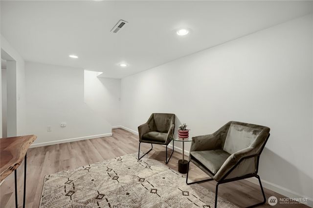 6815 S 120th Place, Seattle, WA 98178