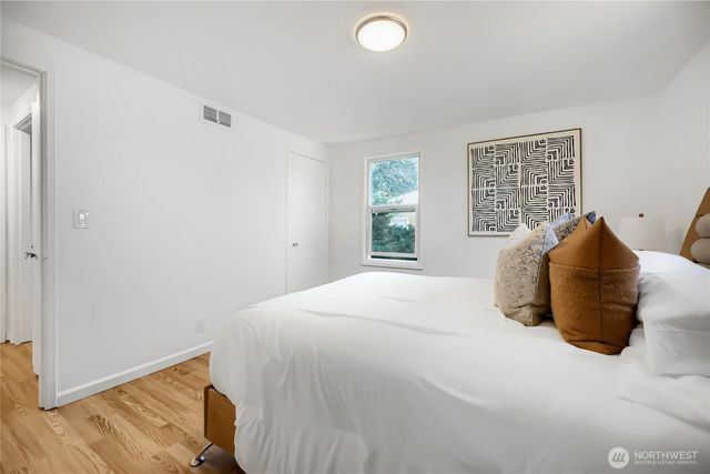 6815 S 120th Place, Seattle, WA 98178