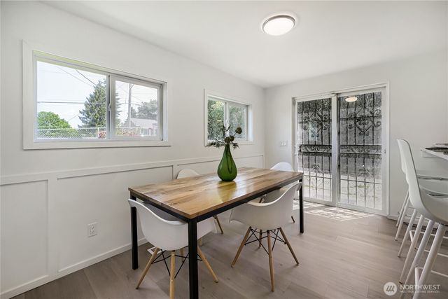 6815 S 120th Place, Seattle, WA 98178