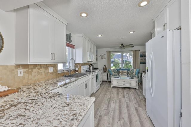 726 MASTERPIECE DRIVE 244, Sun City Center, FL 33573