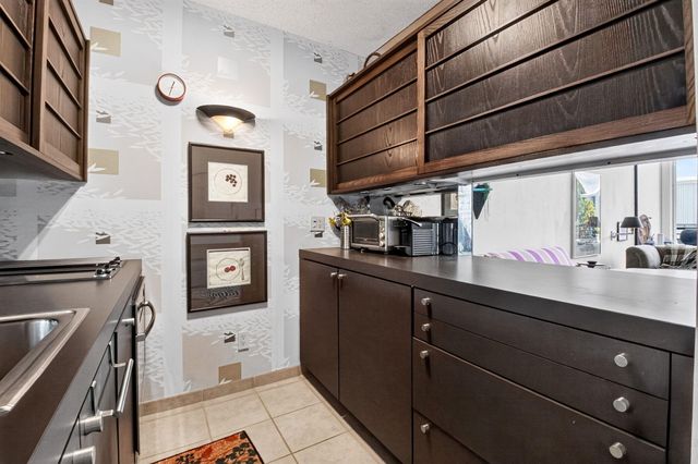 3589 S Ocean Boulevard 19, South Palm Beach, FL 33480