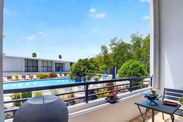 3589 S Ocean Boulevard 19, South Palm Beach, FL 33480